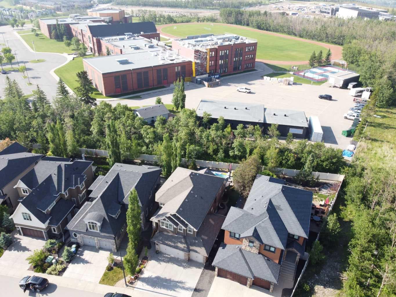 11 Aspen Cliff Place SW
