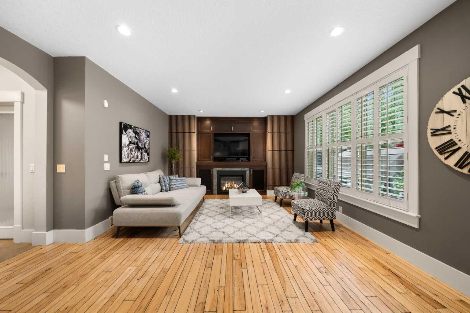 11 Aspen Cliff Place SW