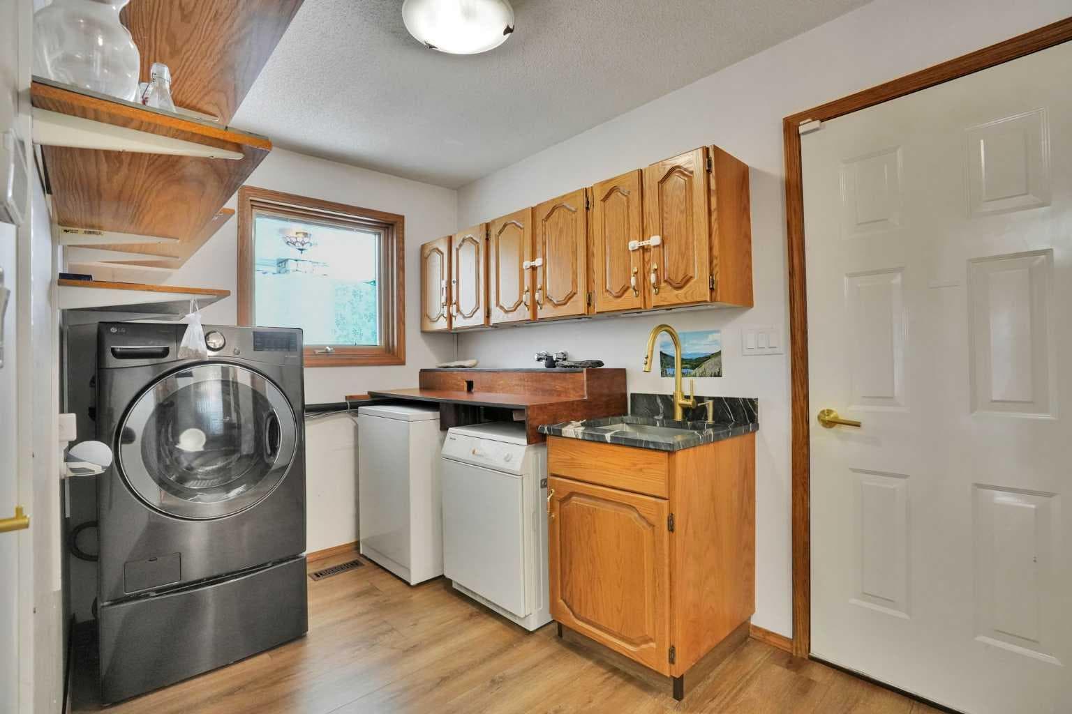 27 Elk Valley Place 