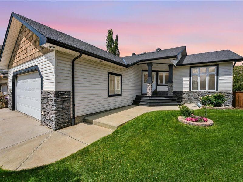 147 Cove Place 