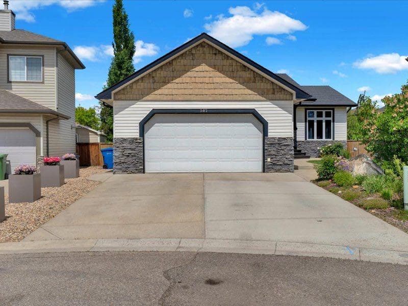 147 Cove Place 