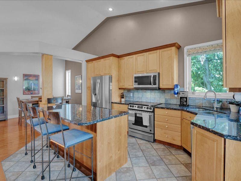 147 Cove Place 