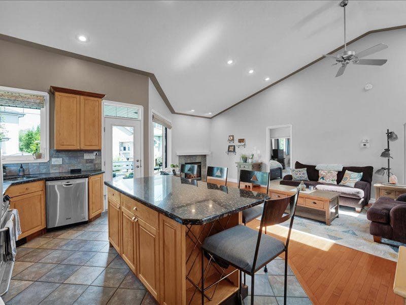 147 Cove Place 