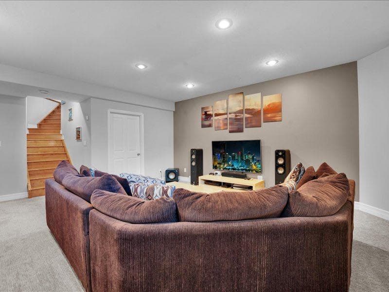 147 Cove Place 