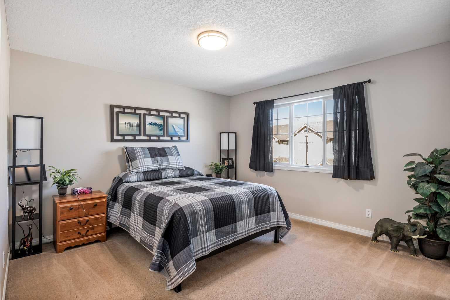604, 620 Luxstone Landing SW