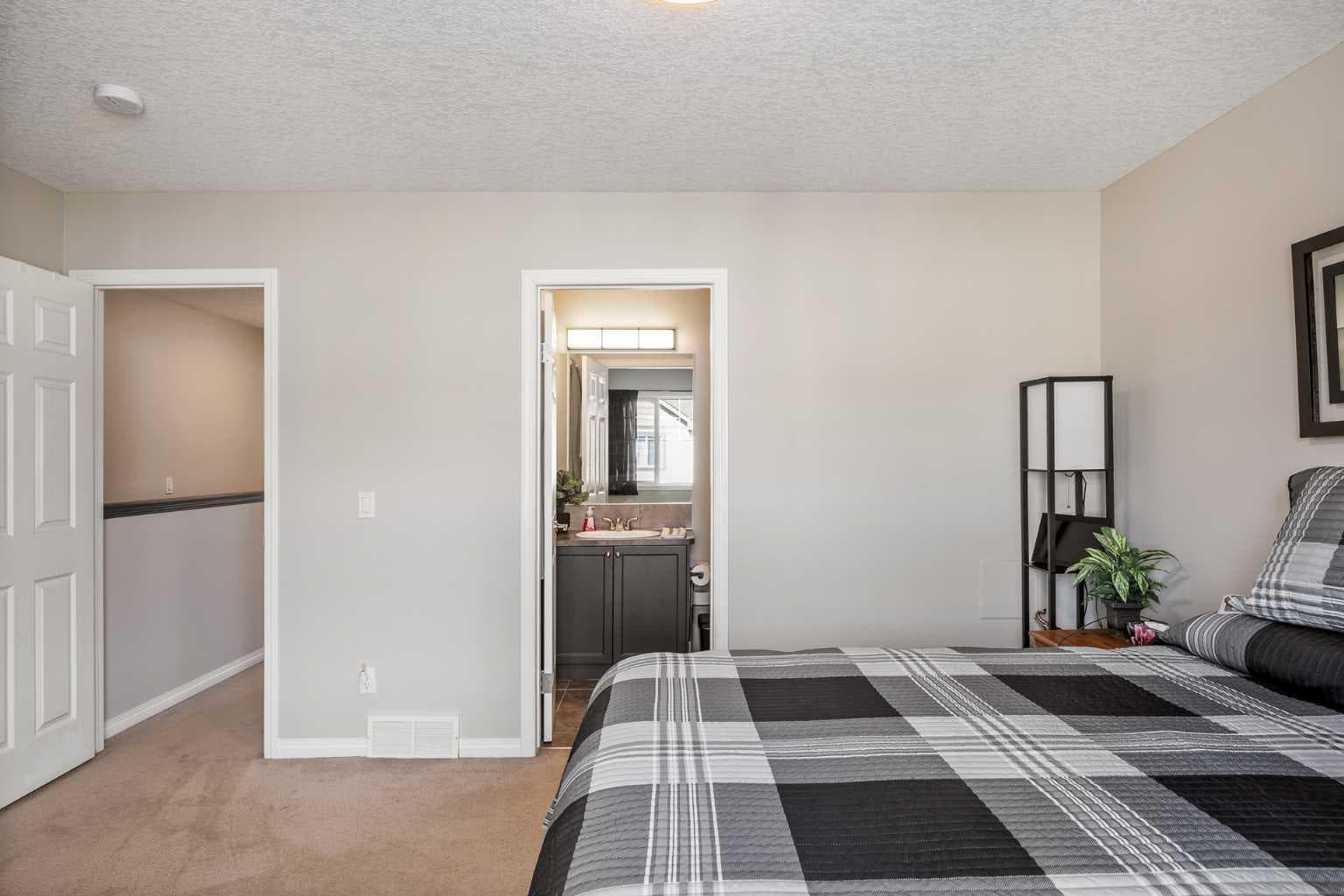 604, 620 Luxstone Landing SW
