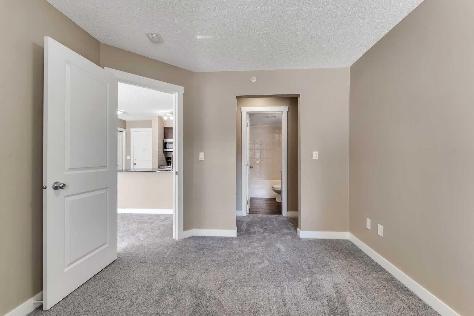 312, 10 Kincora Glen Park NW