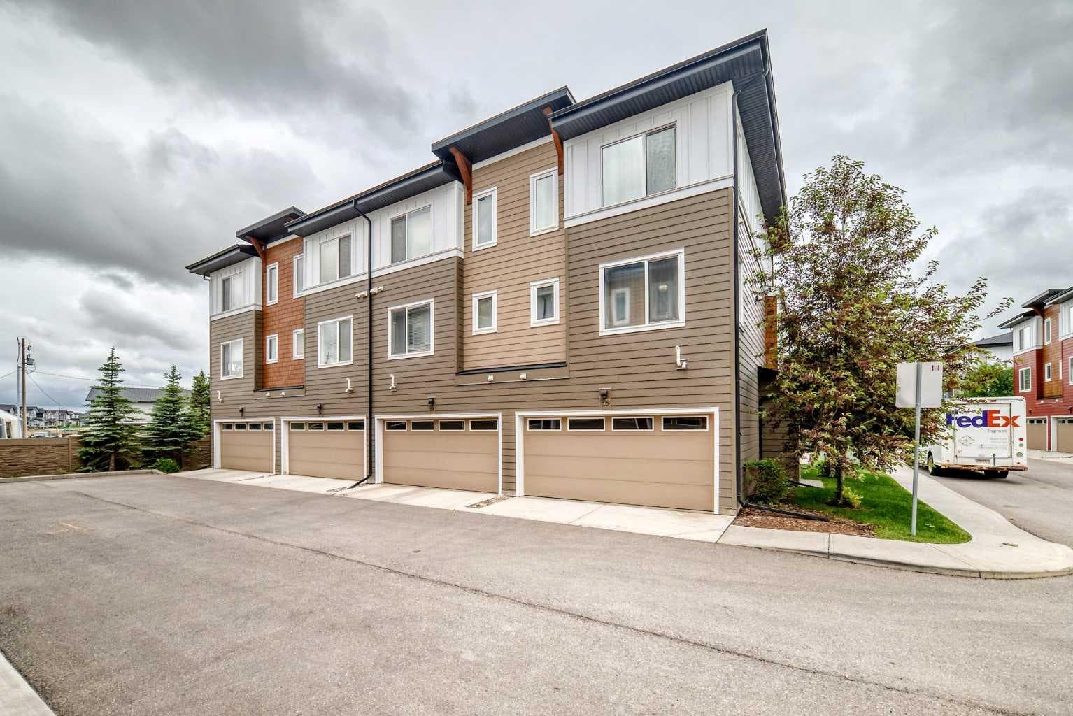 30, 111 Rainbow Falls Gate 