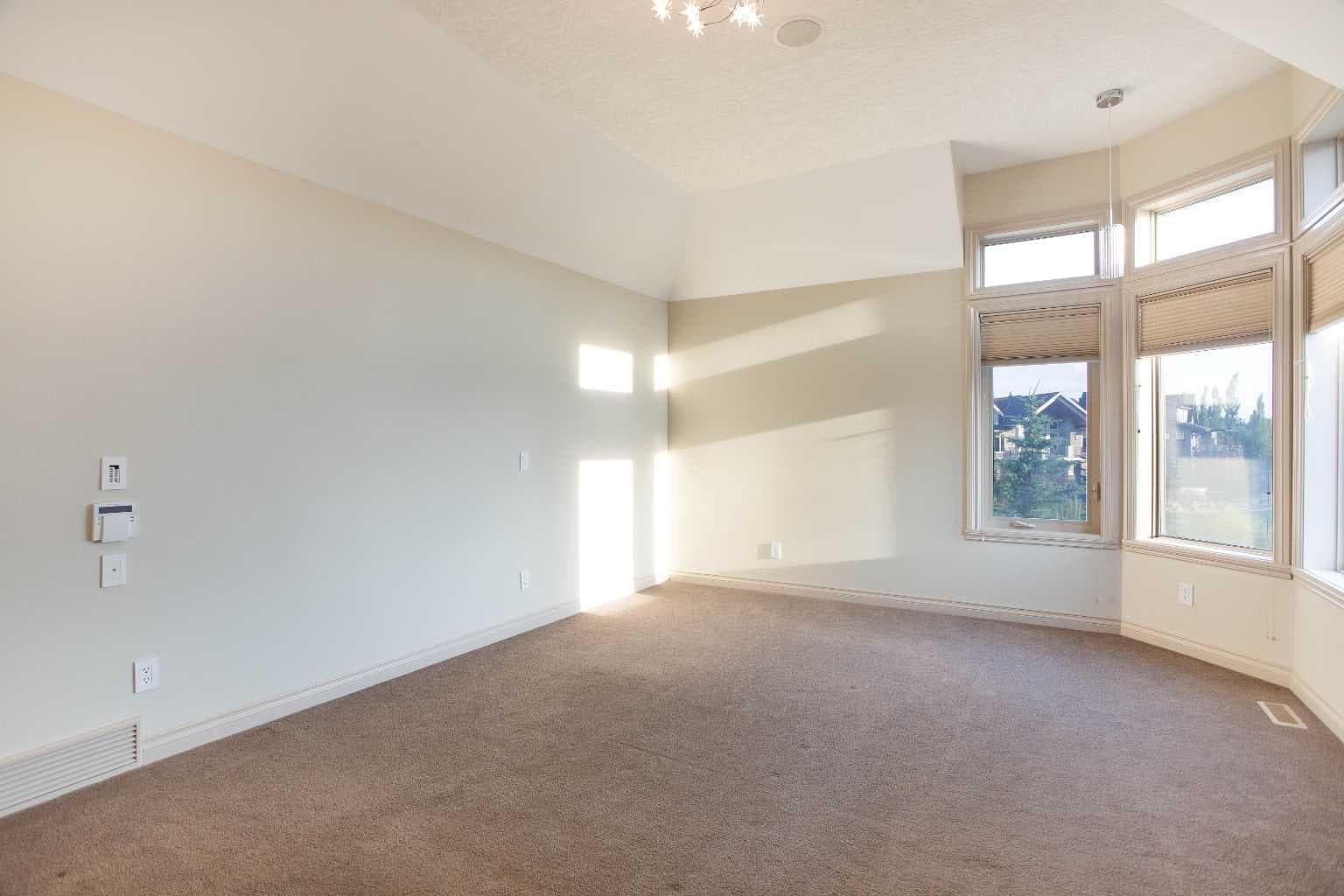 135 Coopers Hill SW