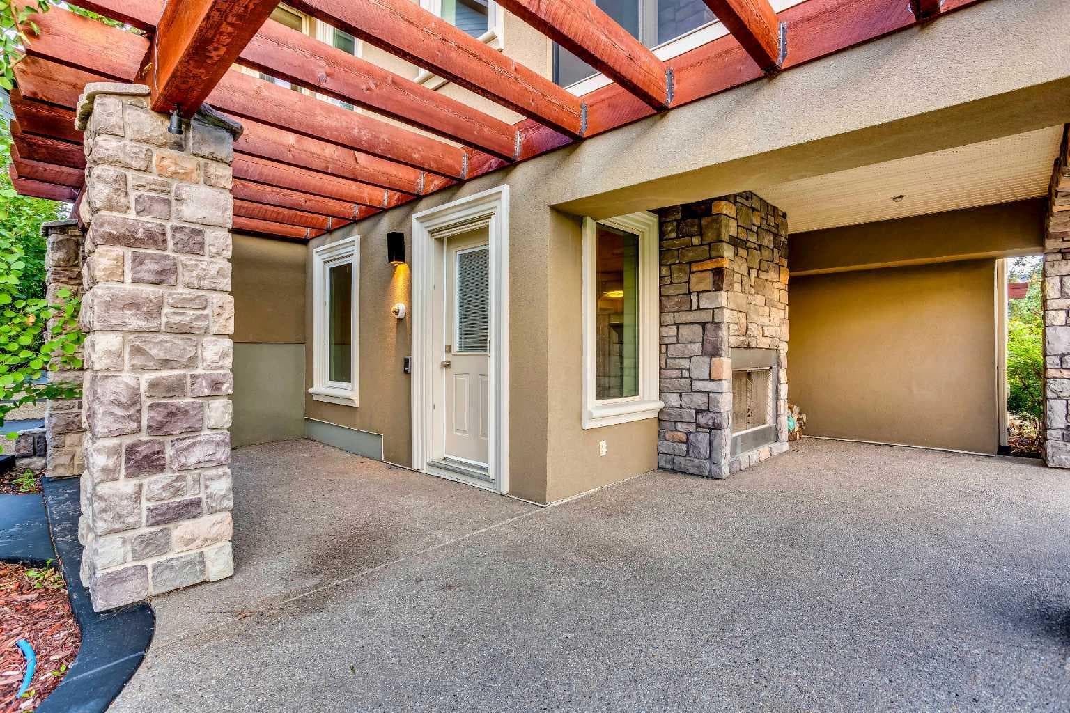 135 Coopers Hill SW