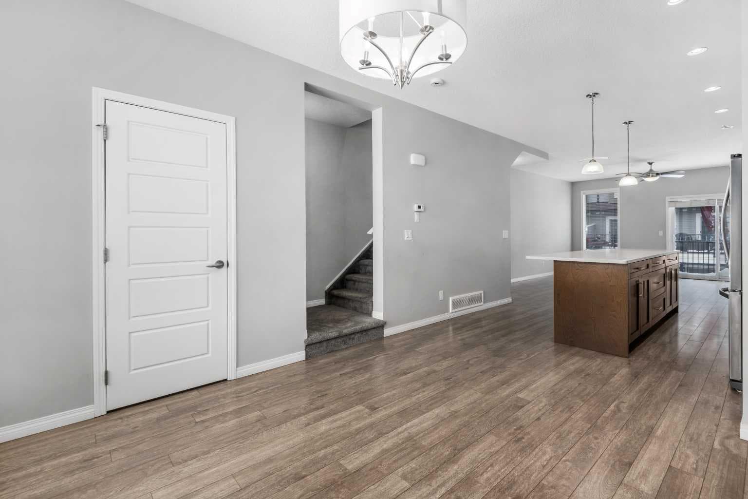 506, 280 Williamstown Close NW