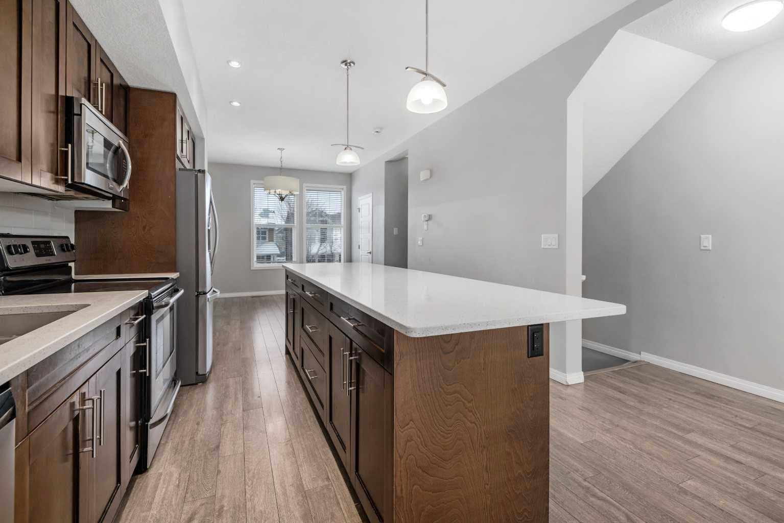 506, 280 Williamstown Close NW