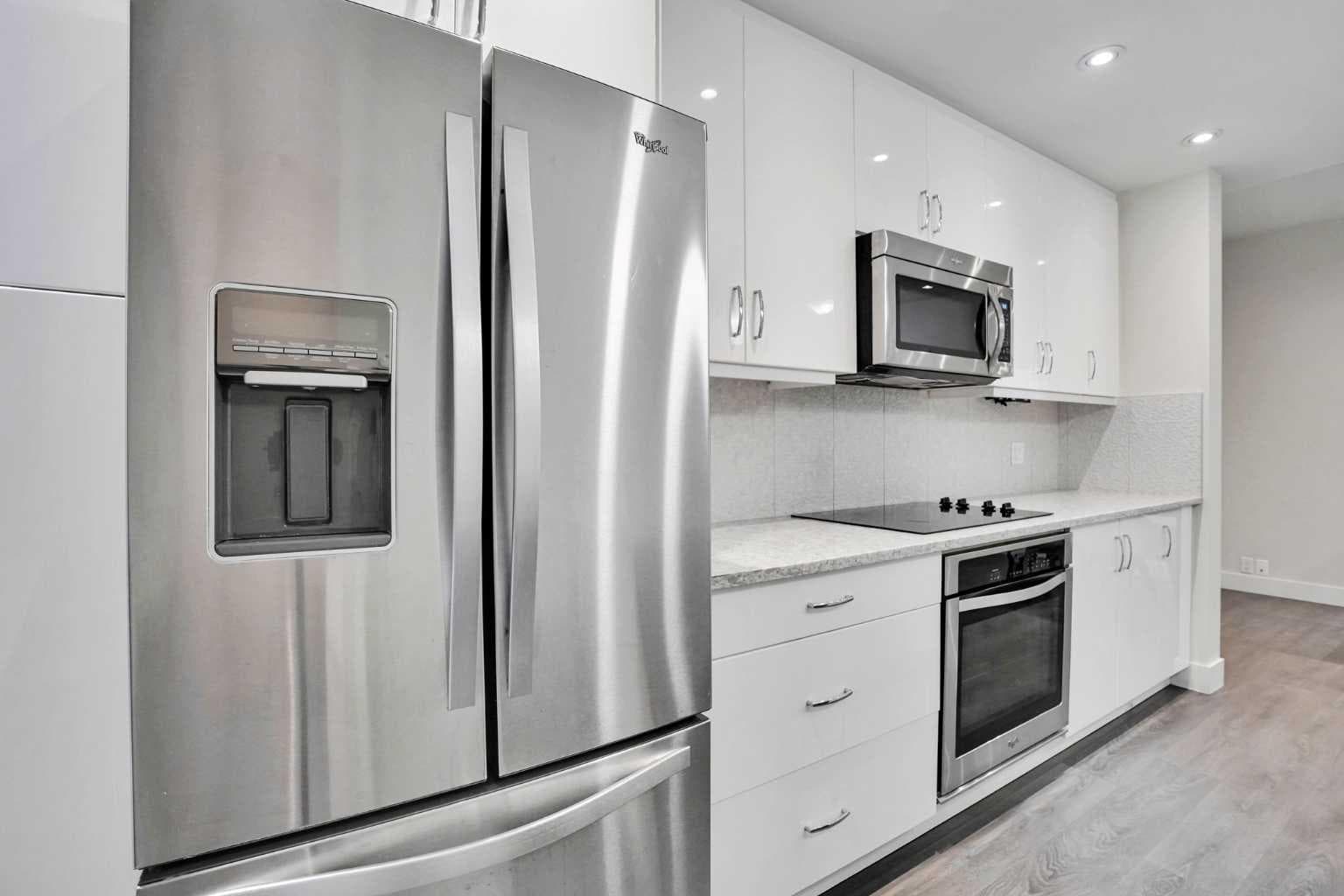 207, 20 Brentwood Common NW