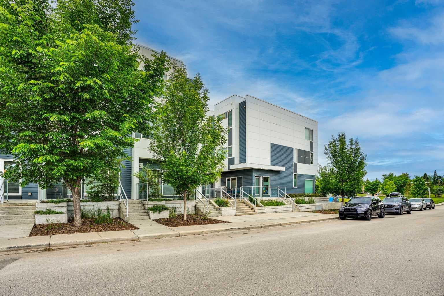 207, 20 Brentwood Common NW