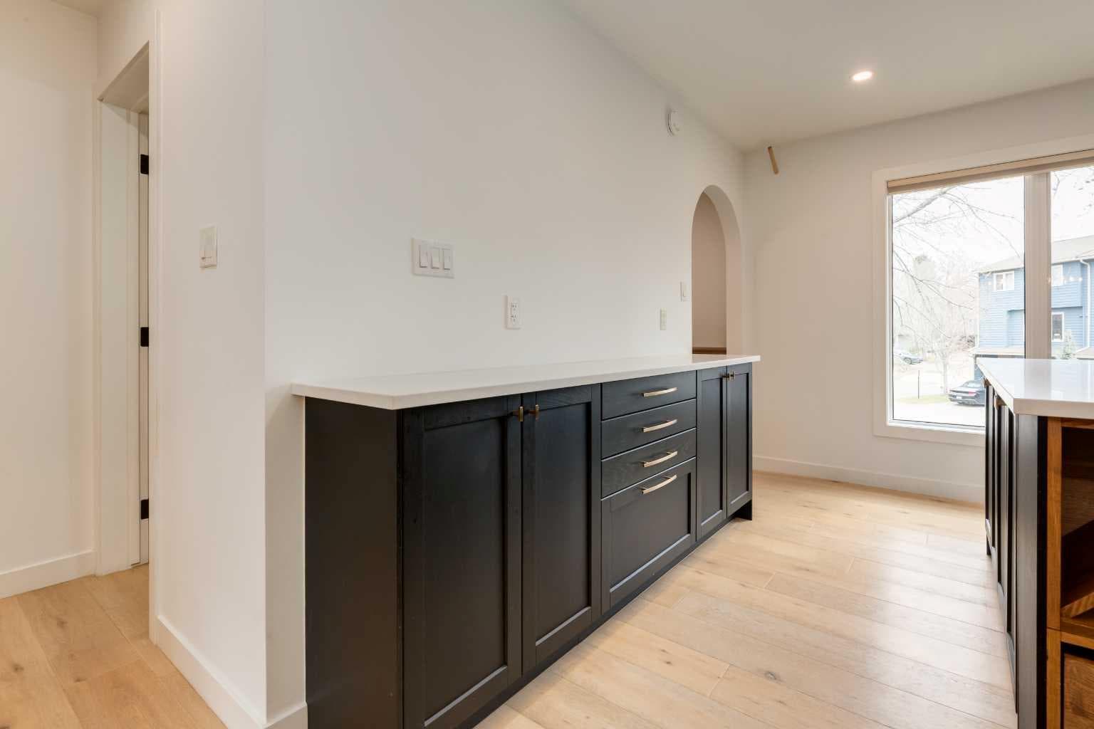 256 Point Mckay Terrace NW