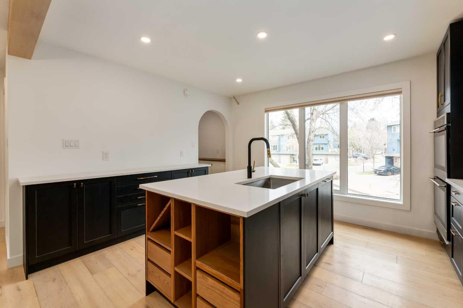 256 Point Mckay Terrace NW