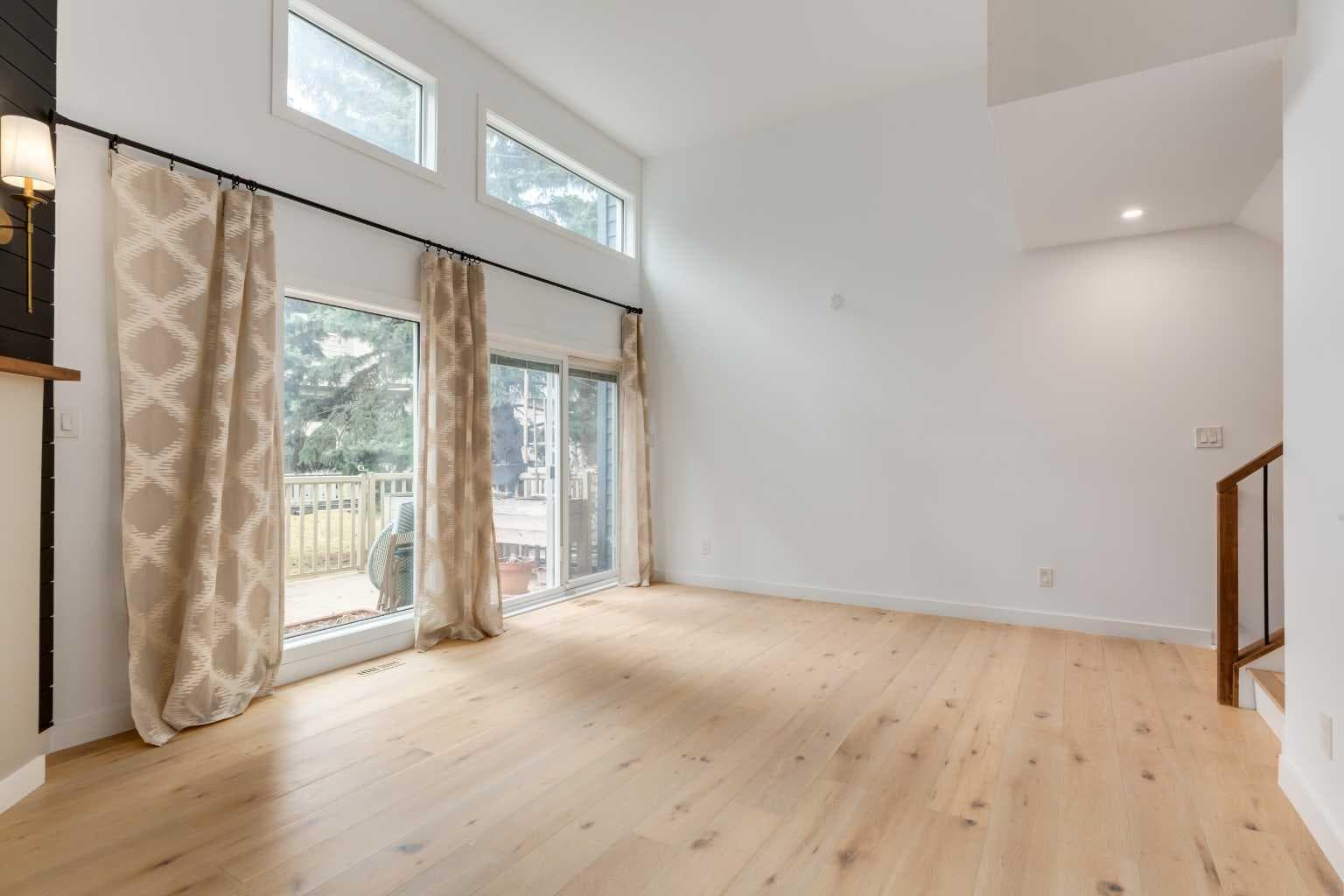 256 Point Mckay Terrace NW