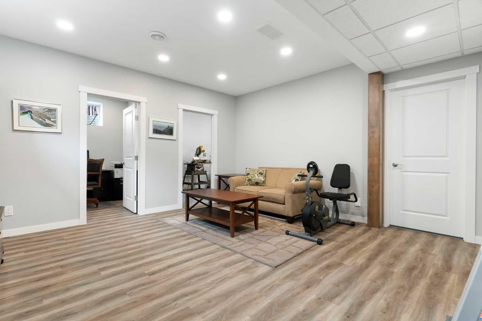 264 Riviera Way 