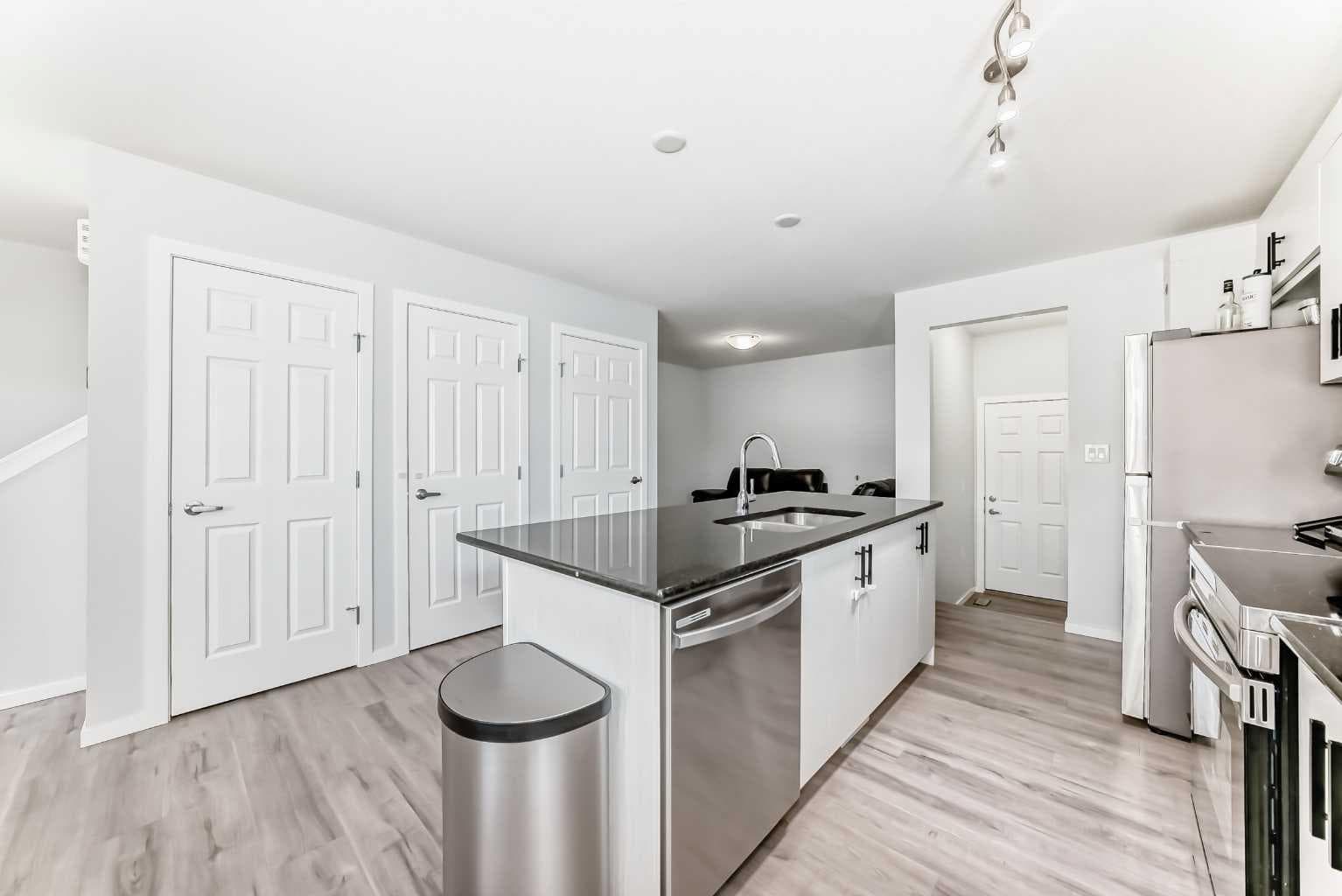 181 Yorkville Boulevard SW