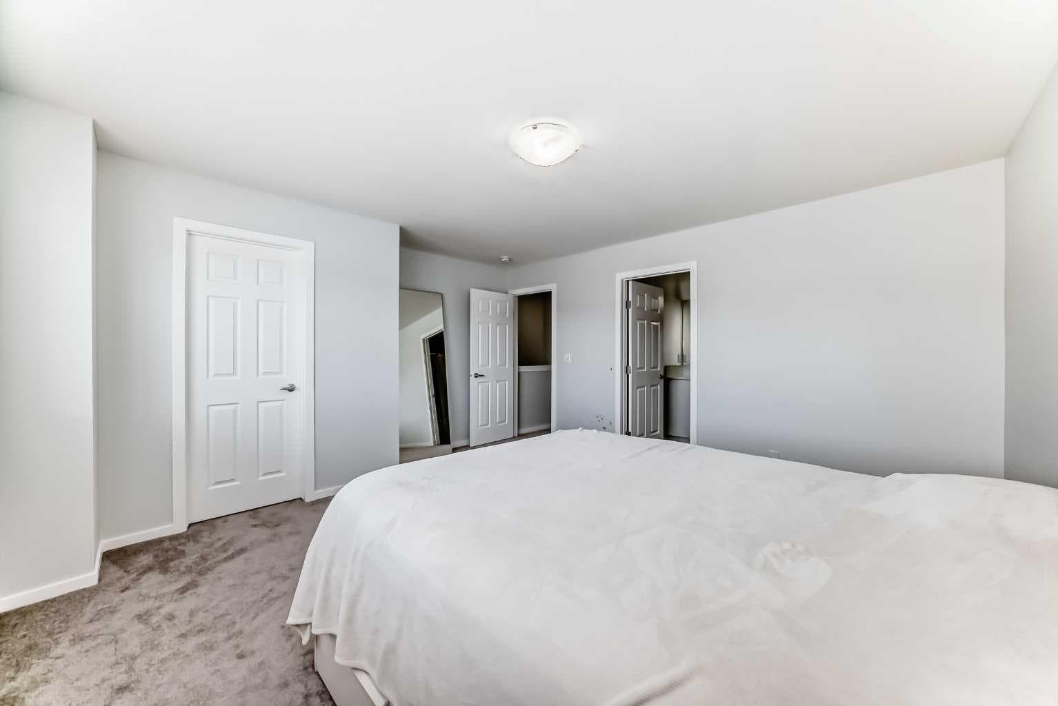 181 Yorkville Boulevard SW