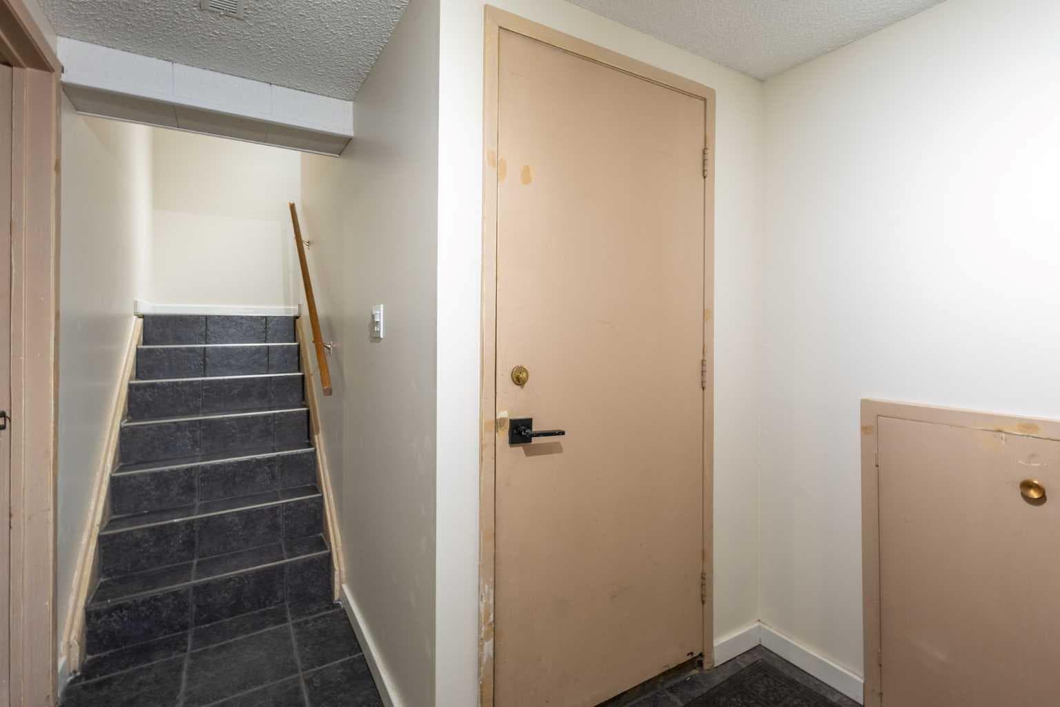 303, 1305 Glenmore Trail SW