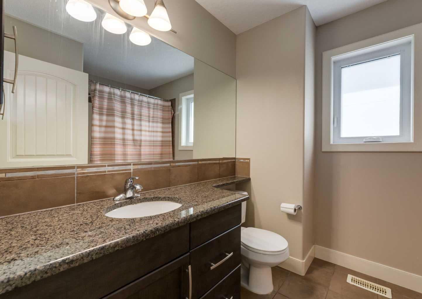98 Royal Ridge Mount NW