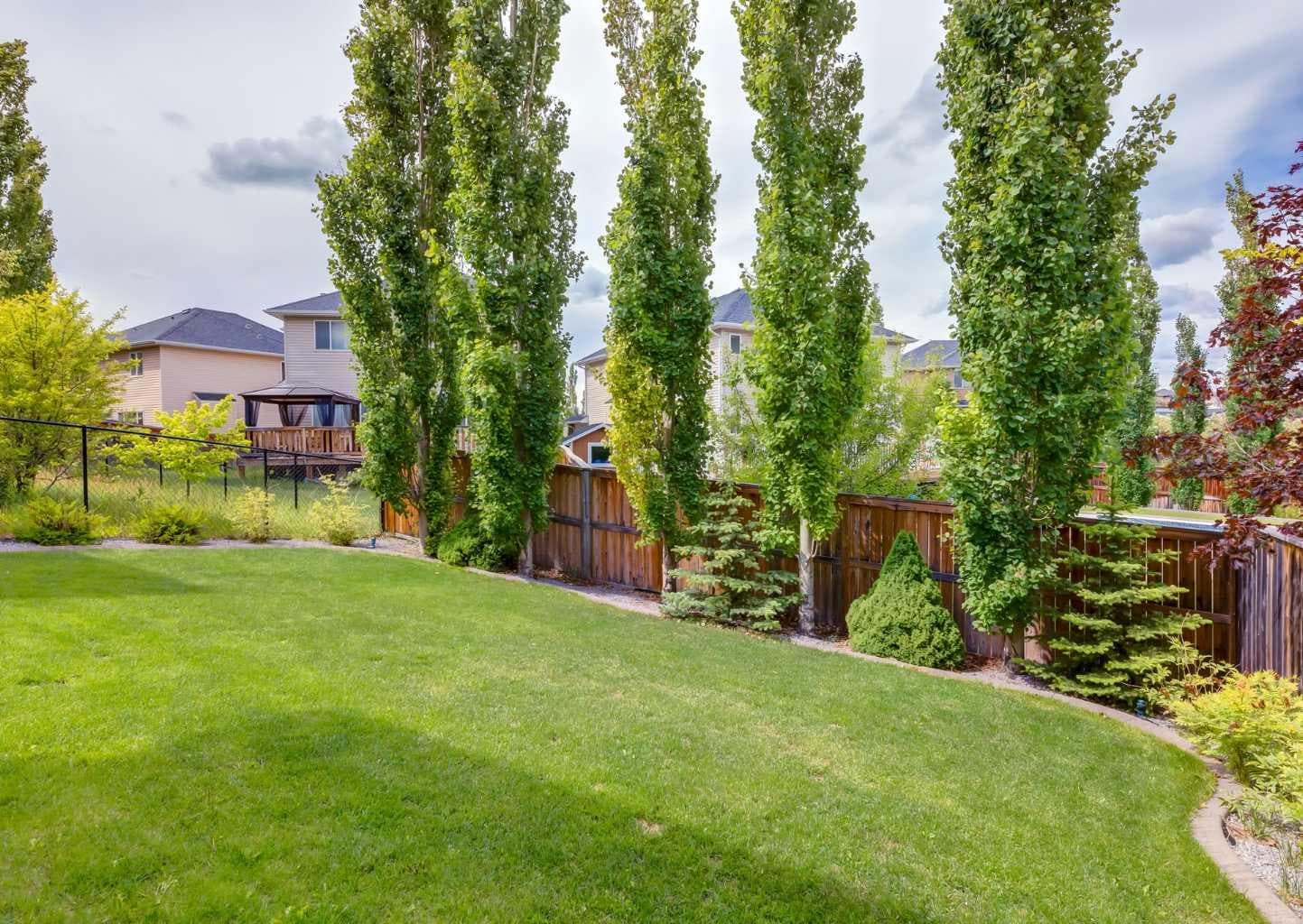 98 Royal Ridge Mount NW