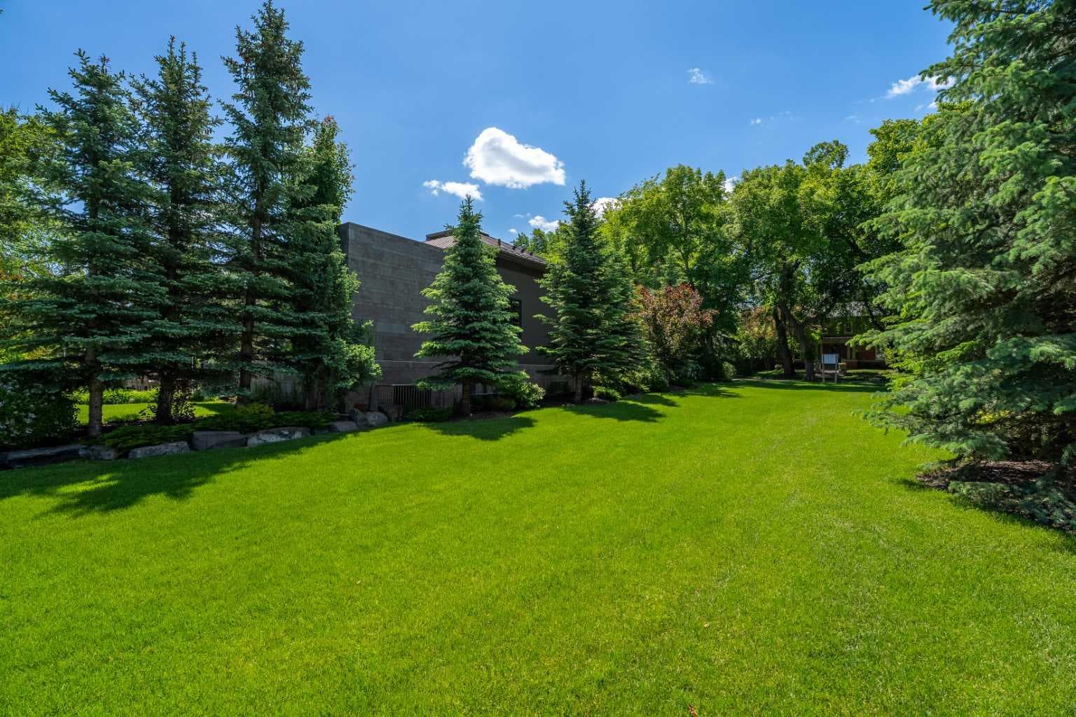 718 Riverdale Avenue SW