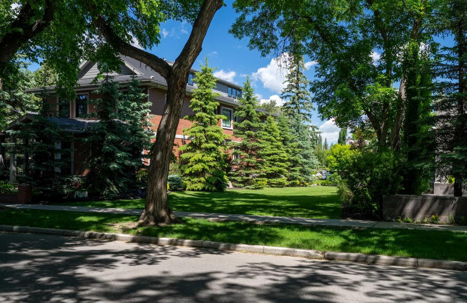 718 Riverdale Avenue SW
