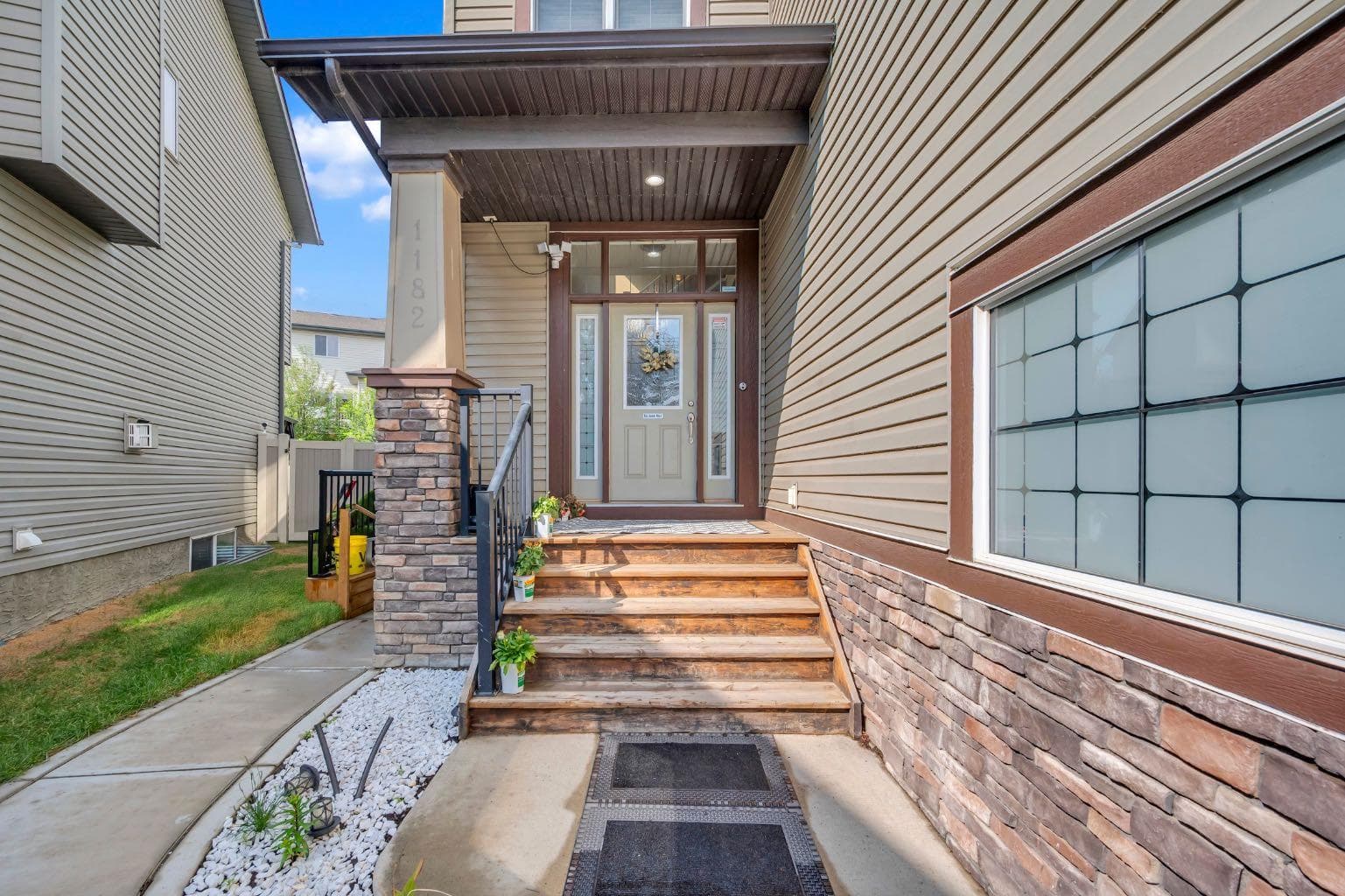 1182 Kingston Crescent SE