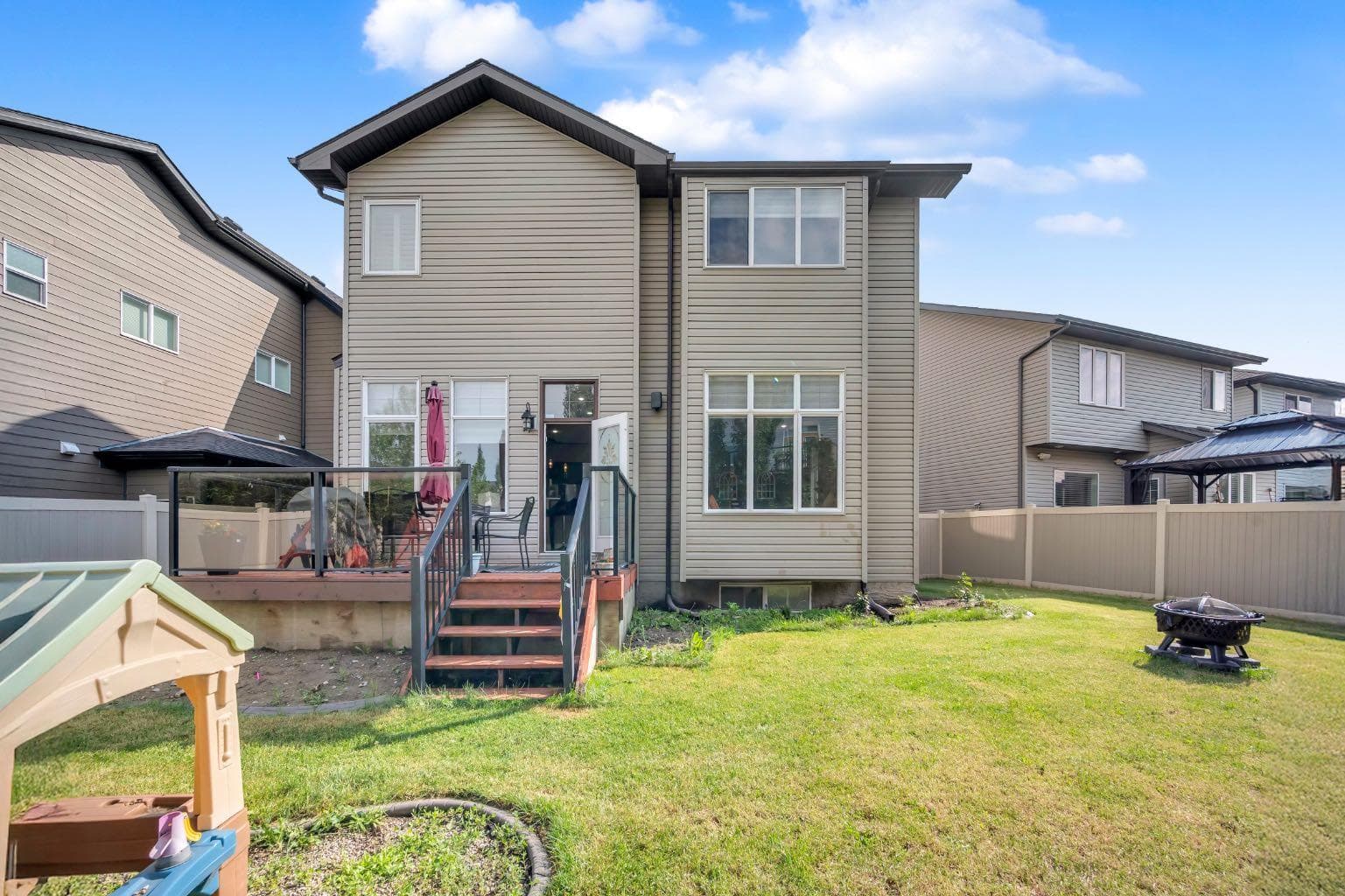 1182 Kingston Crescent SE