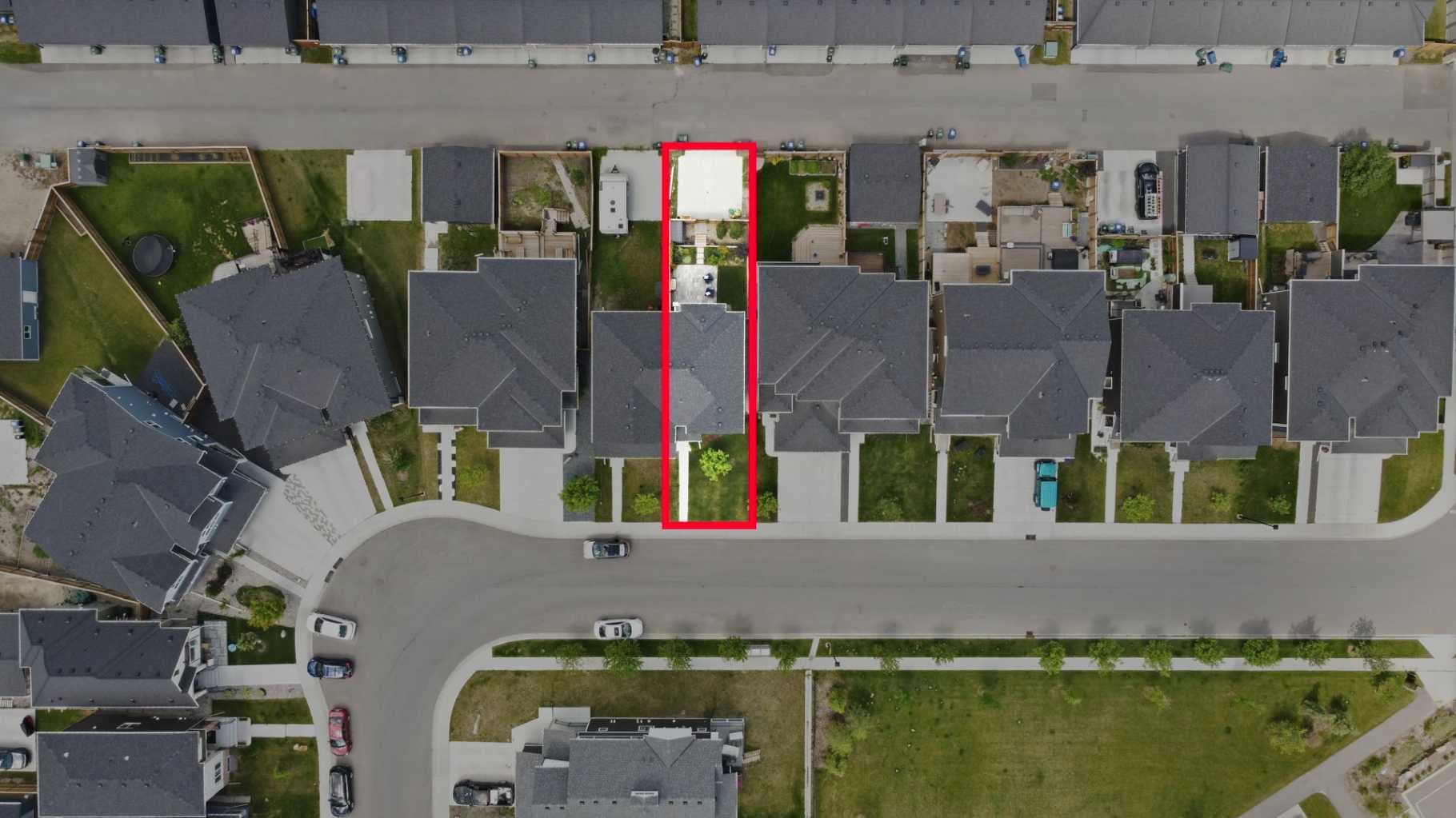 332 Lawthorn Way SE
