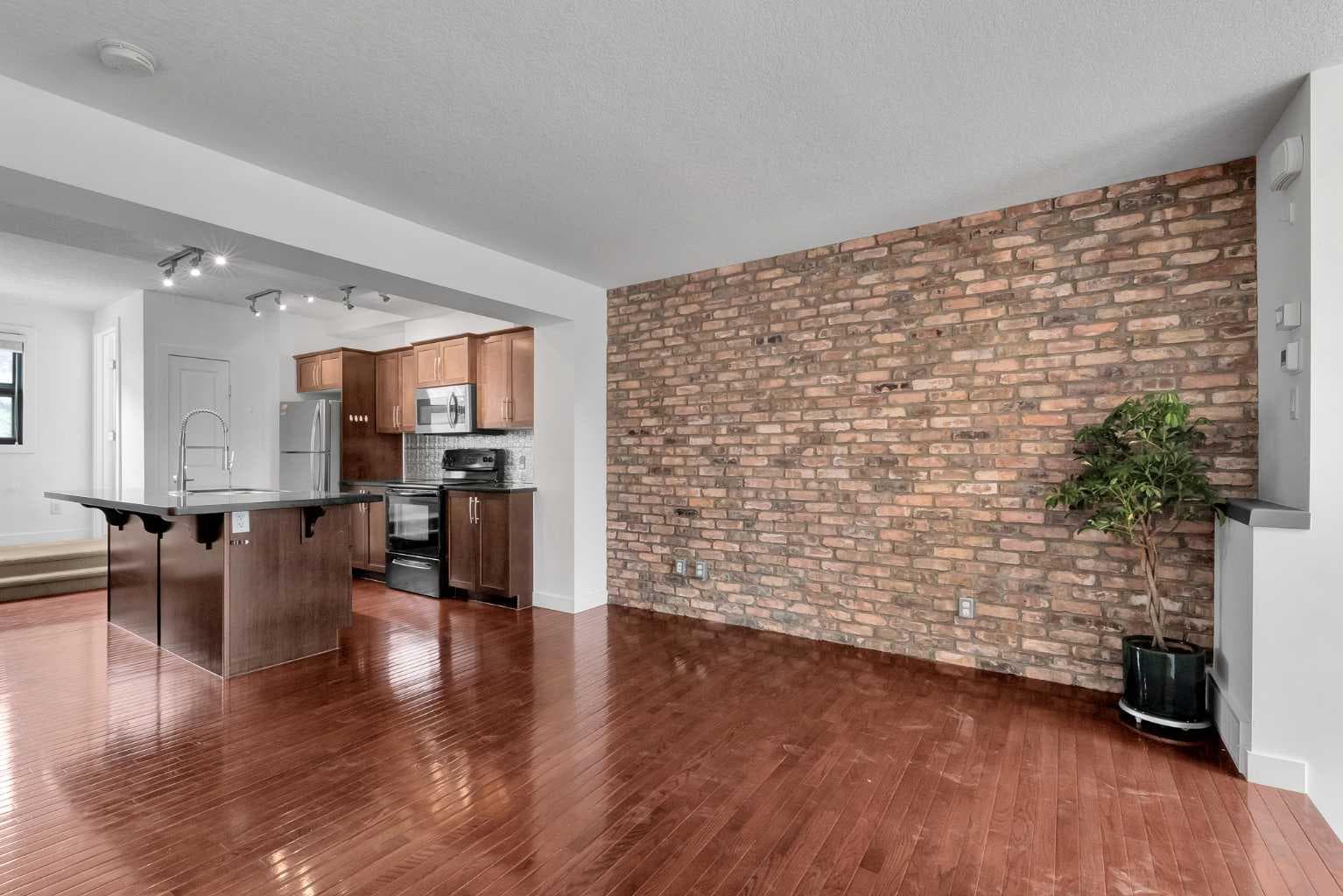 55 Aspen Hill Green SW
