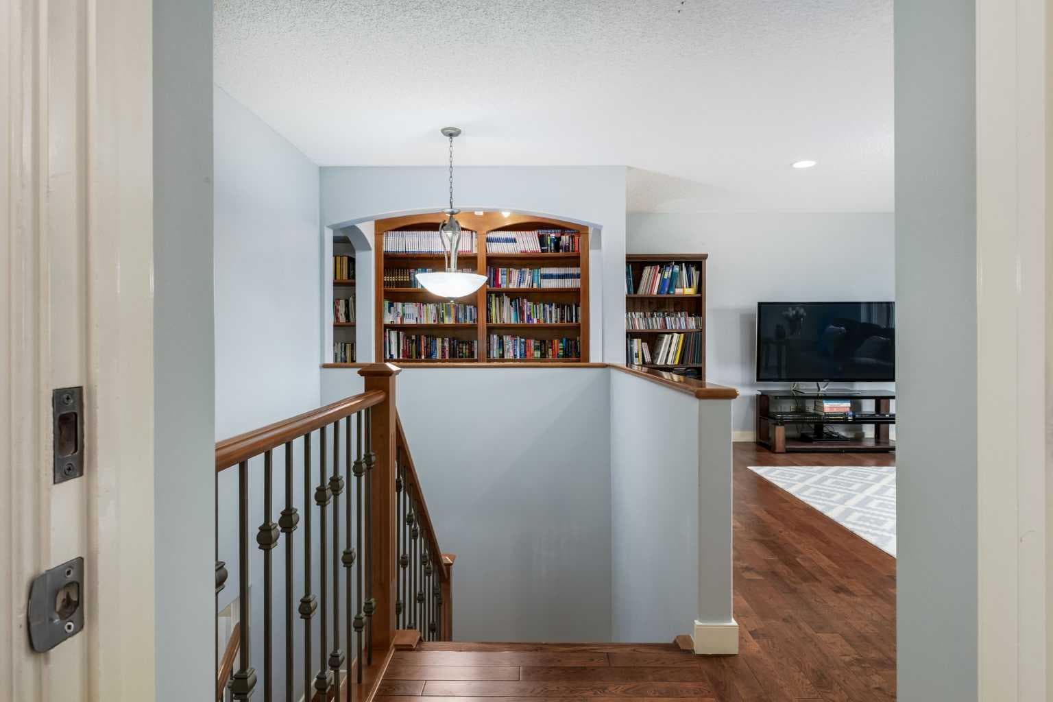 77 Royal Highland Road NW