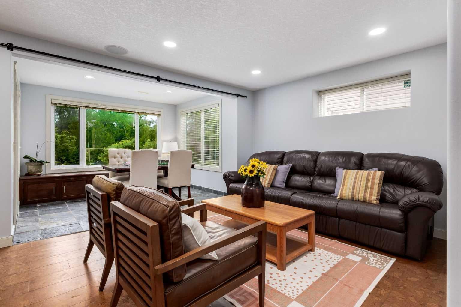 77 Royal Highland Road NW