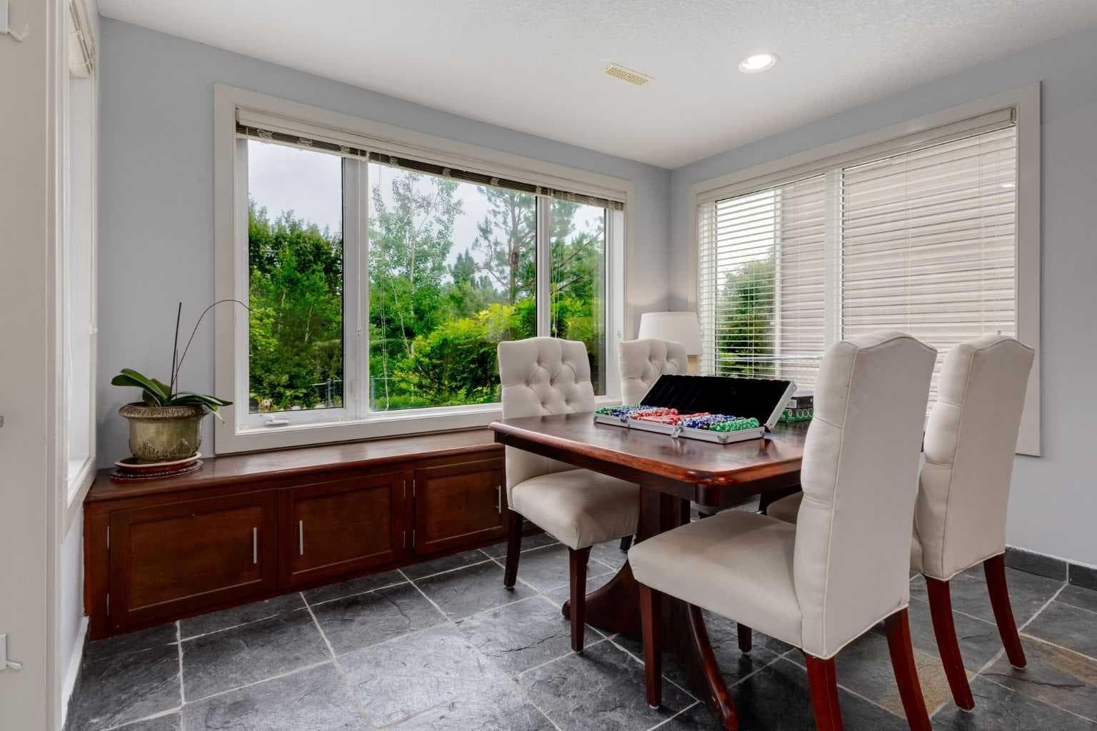 77 Royal Highland Road NW