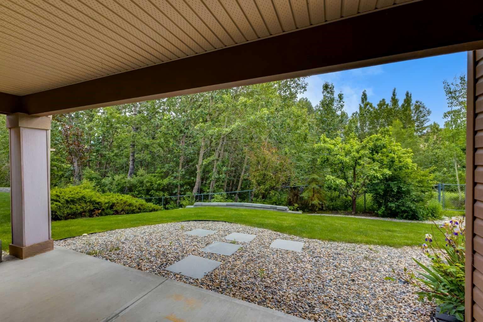 77 Royal Highland Road NW