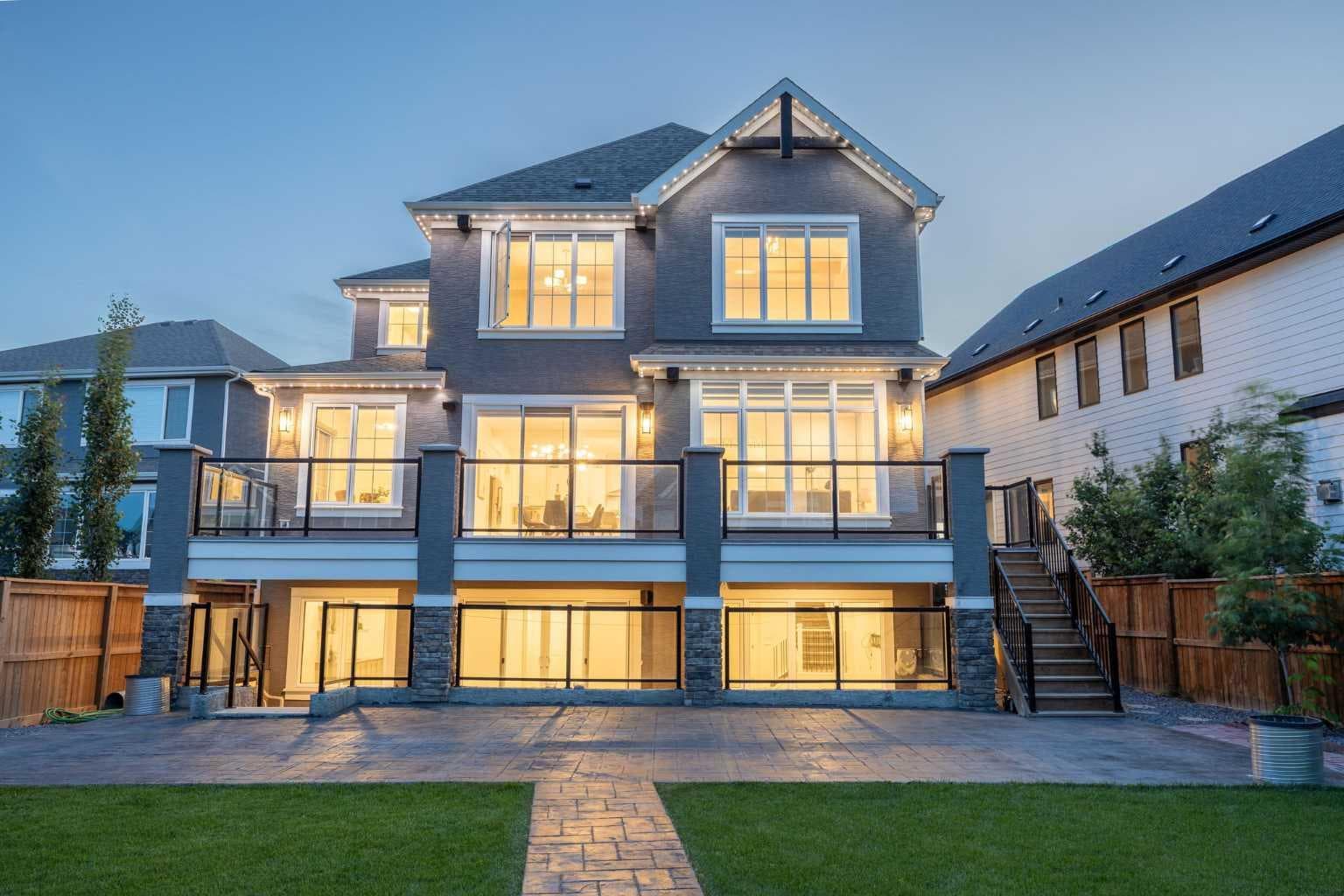 351 Marina Landing SE