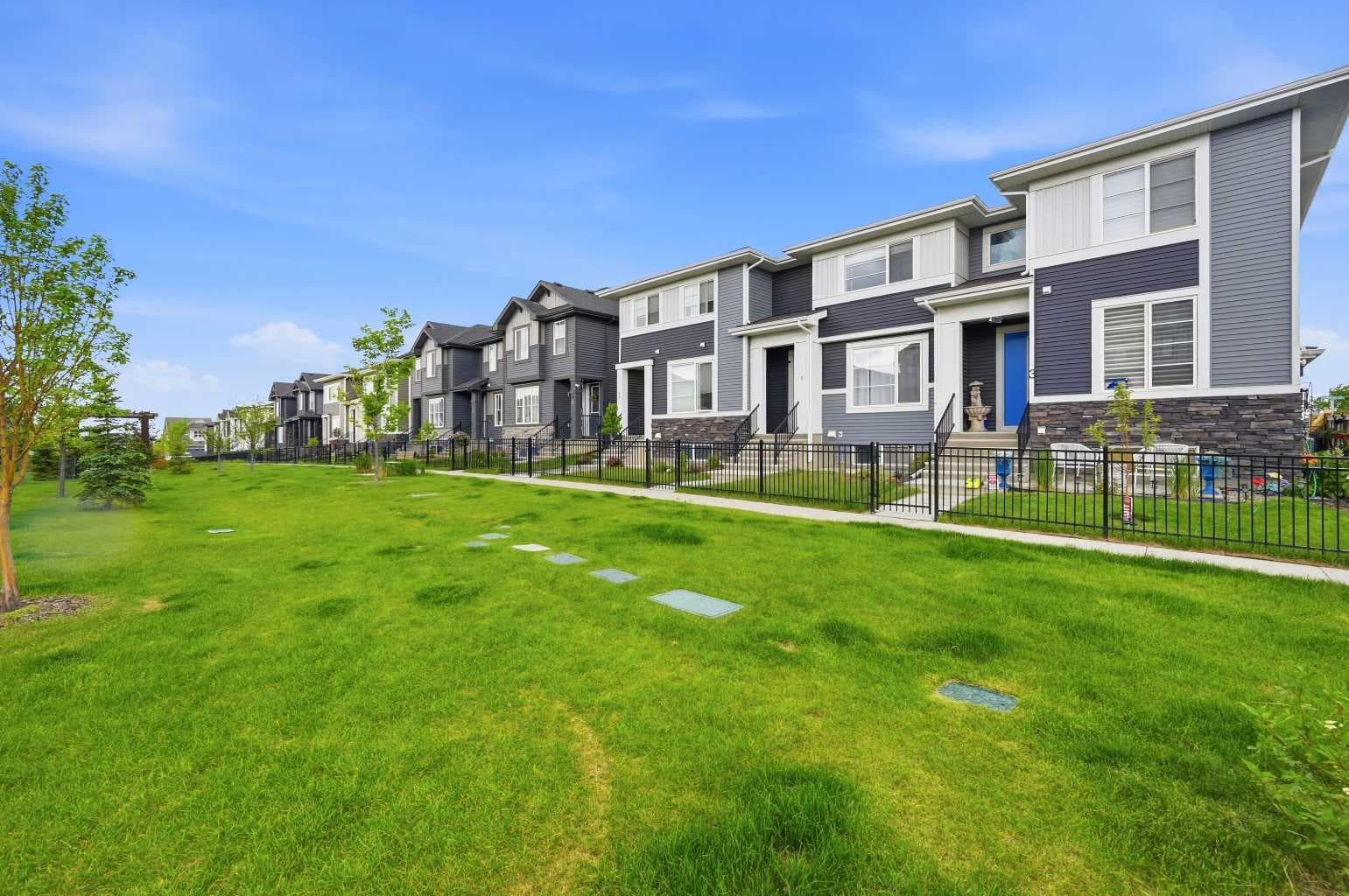 7 Lambeau Lane SE