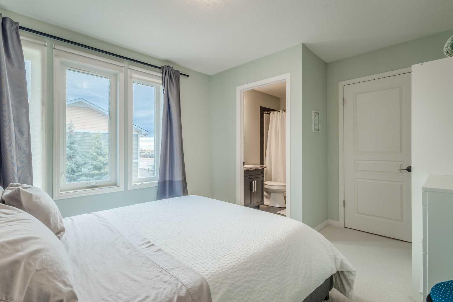 1310 Auburn Bay Square SE