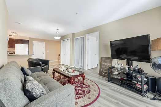 215, 355 Taralake Way NE