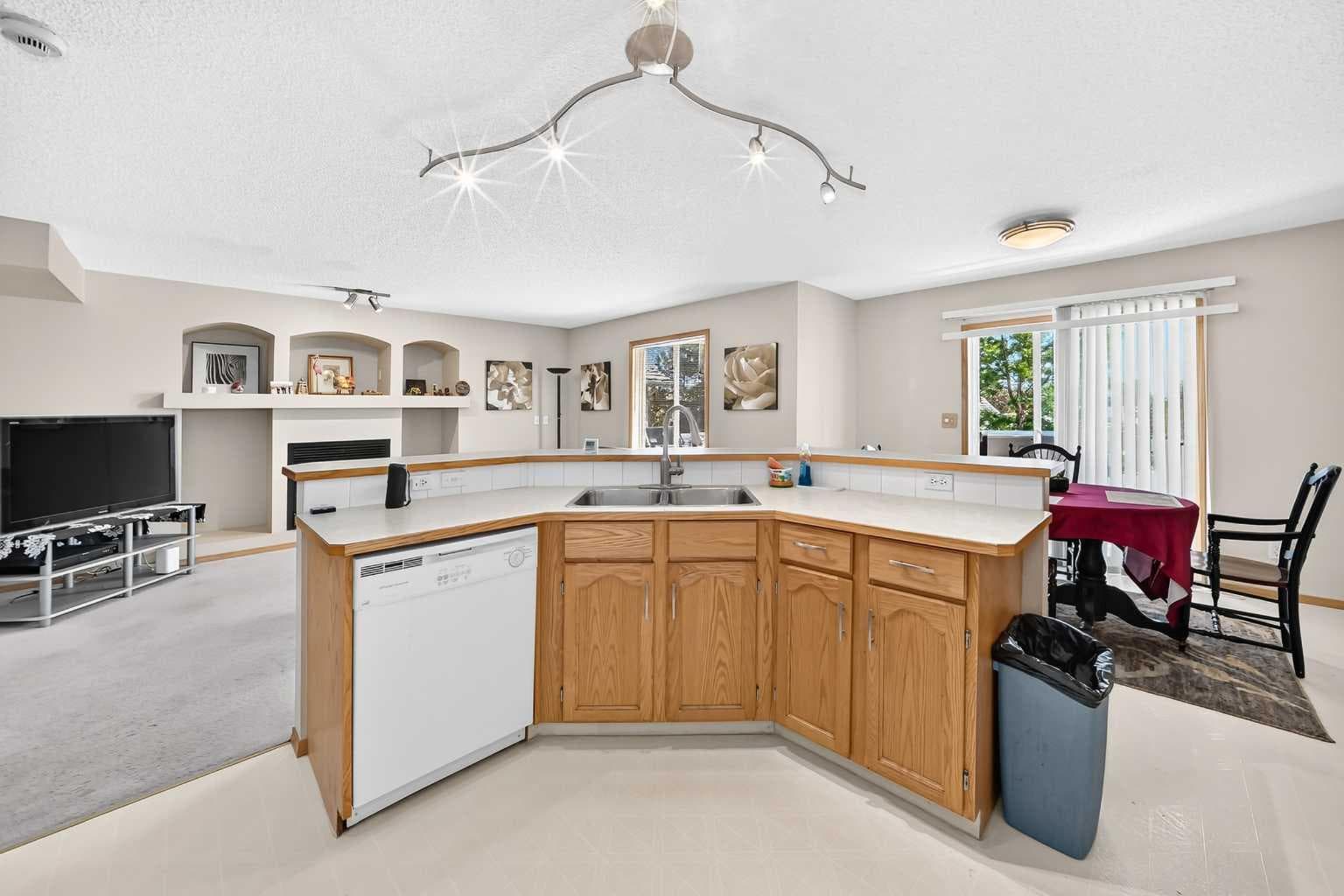 1210 Harvest Hills Drive NE