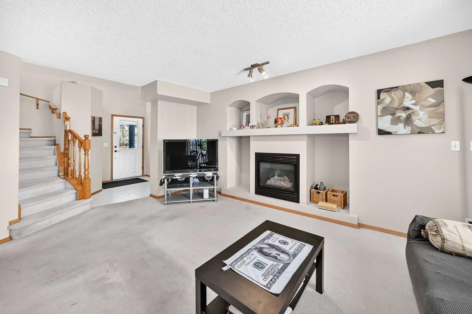 1210 Harvest Hills Drive NE