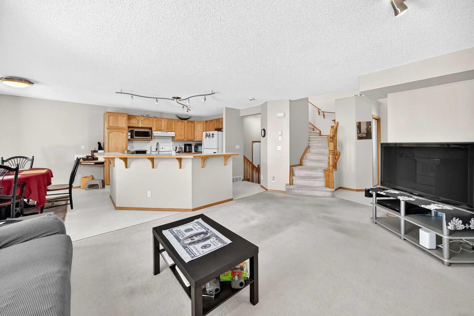 1210 Harvest Hills Drive NE