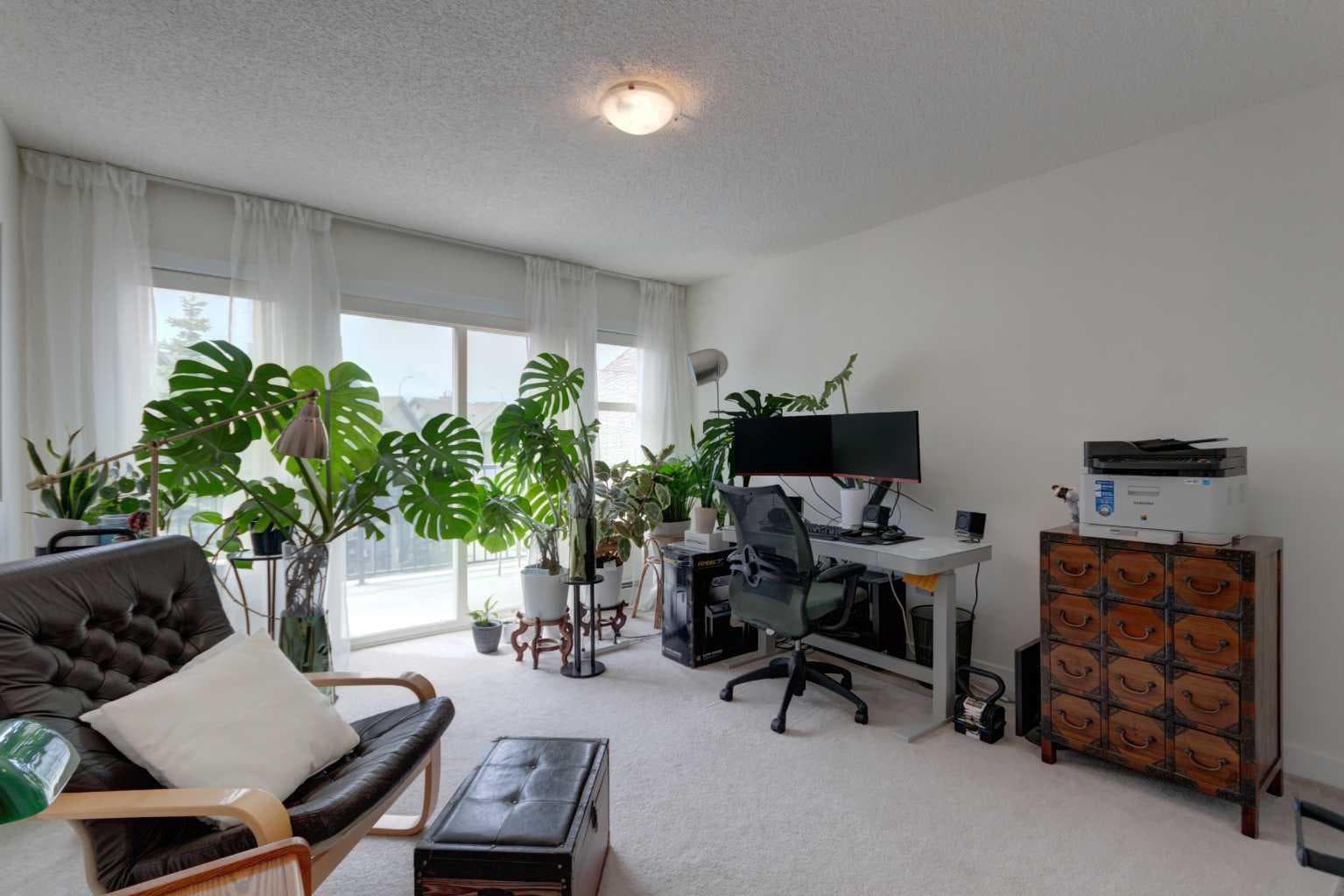 1222, 211 Aspen Stone Boulevard SW