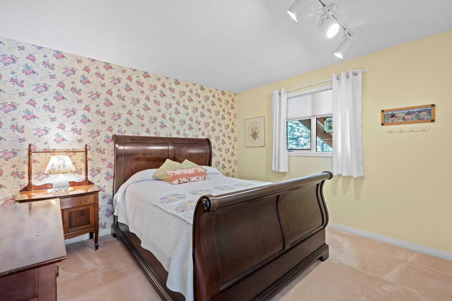 87 Manyhorses Drive  