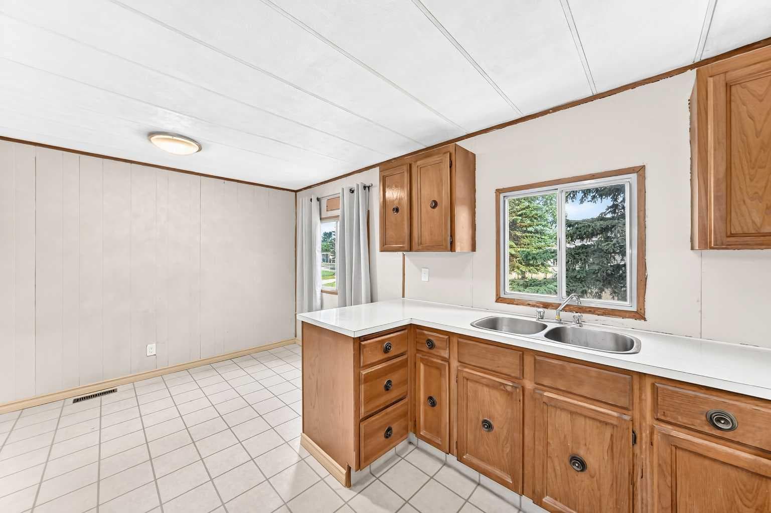 175, 99 Arbour Lake Road NW