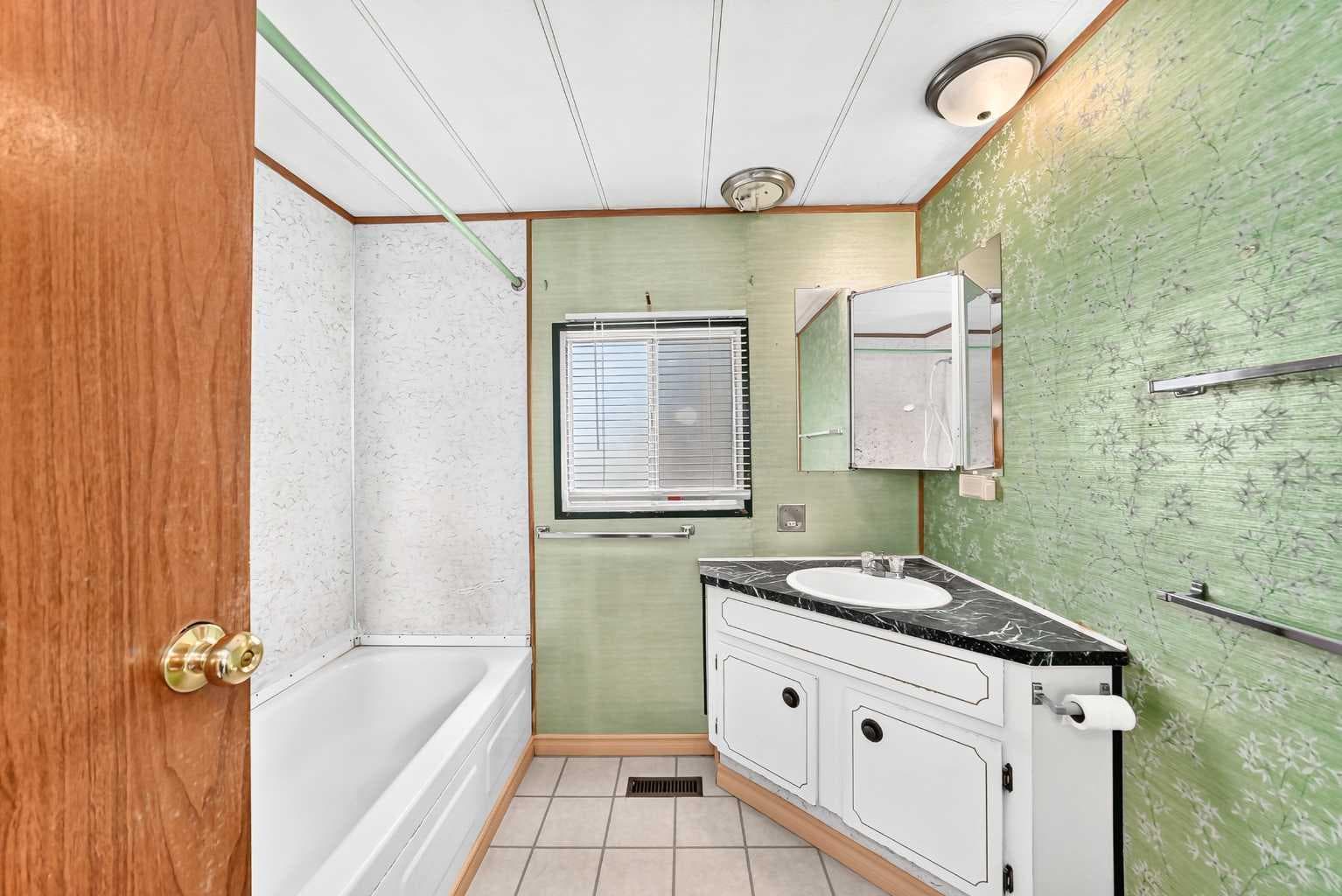 175, 99 Arbour Lake Road NW