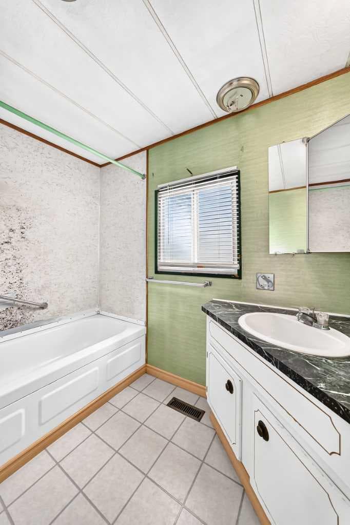 175, 99 Arbour Lake Road NW