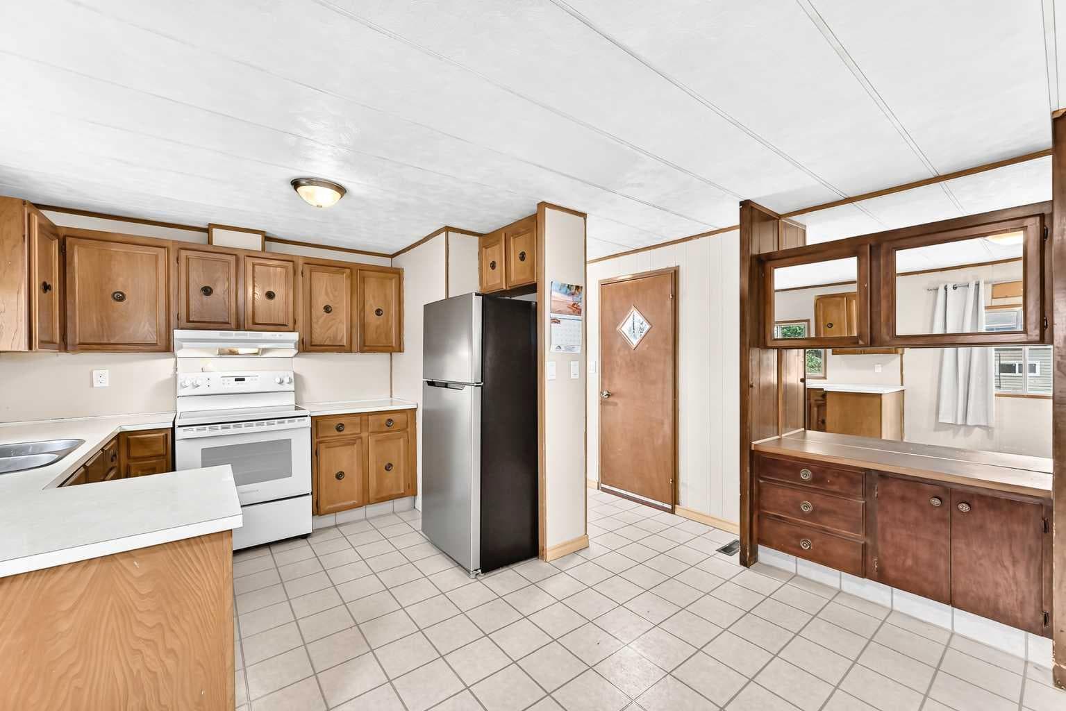 175, 99 Arbour Lake Road NW